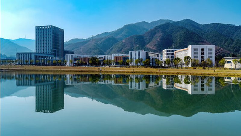 继电器选购：揭秘厂家直销价格背后的考量因素**
